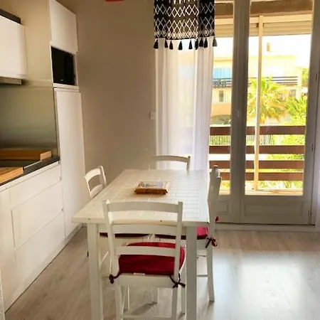 Apartamento 1 Chambre, Mezzanine, Terrasse, Parking Et Piscine, Proche Plage Et Village Naturiste -ref Est21b