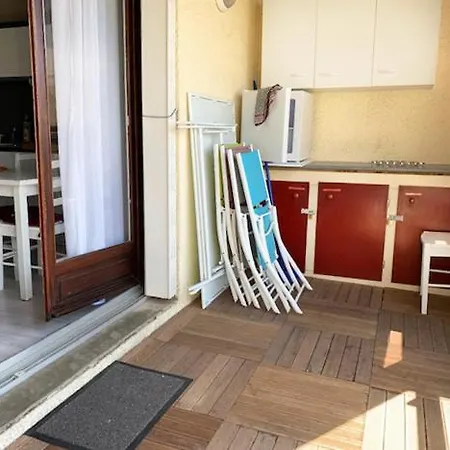 1 Chambre, Mezzanine, Terrasse, Parking Et Piscine, Proche Plage Et Village Naturiste -ref Est21b Apartamento