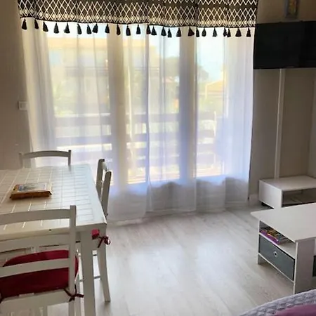 1 Chambre, Mezzanine, Terrasse, Parking Et Piscine, Proche Plage Et Village Naturiste -ref Est21b * Agde